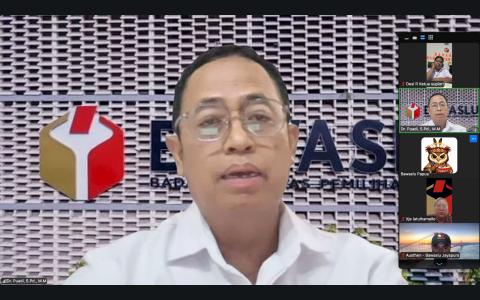 Anggota Bawaslu Puadi saat membuka Sosialisasi Manajemen Self-Assessment SPBE dan Keamanan Siber yang diselenggarakan Bawaslu Papua secara daring, Rabu (14/10/2026).