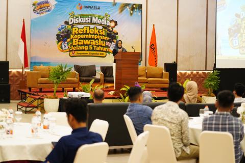 Anggota Bawaslu Lolly Suhenty dalam Diskusi Media Refleksi Kepemimpinan Bawaslu Jelang 5 Tahun di Pangandaran, Kamis (3/9/2026).