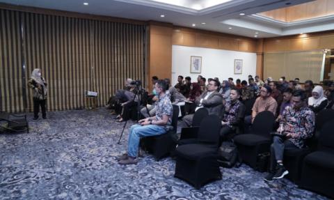 Anggota Bawaslu Lolly Suhenty dalam Seminar Menakar Konstitusionalitas Penerapan E-Voting di Indonesia yang digelar Perludem di Jakarta, Senin, (14/9/2026).