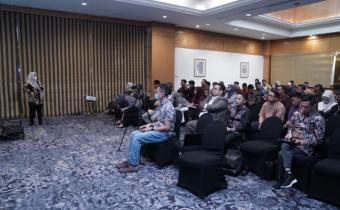 Anggota Bawaslu Lolly Suhenty dalam Seminar Menakar Konstitusionalitas Penerapan E-Voting di Indonesia yang digelar Perludem di Jakarta, Senin, (14/9/2026).